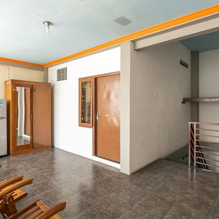 Reddoorz Syariah Near Stadion Manahan Solo 2 Exteriér fotografie