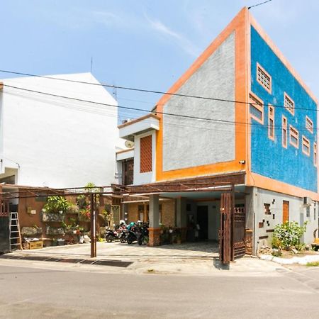 Reddoorz Syariah Near Stadion Manahan Solo 2 Exteriér fotografie