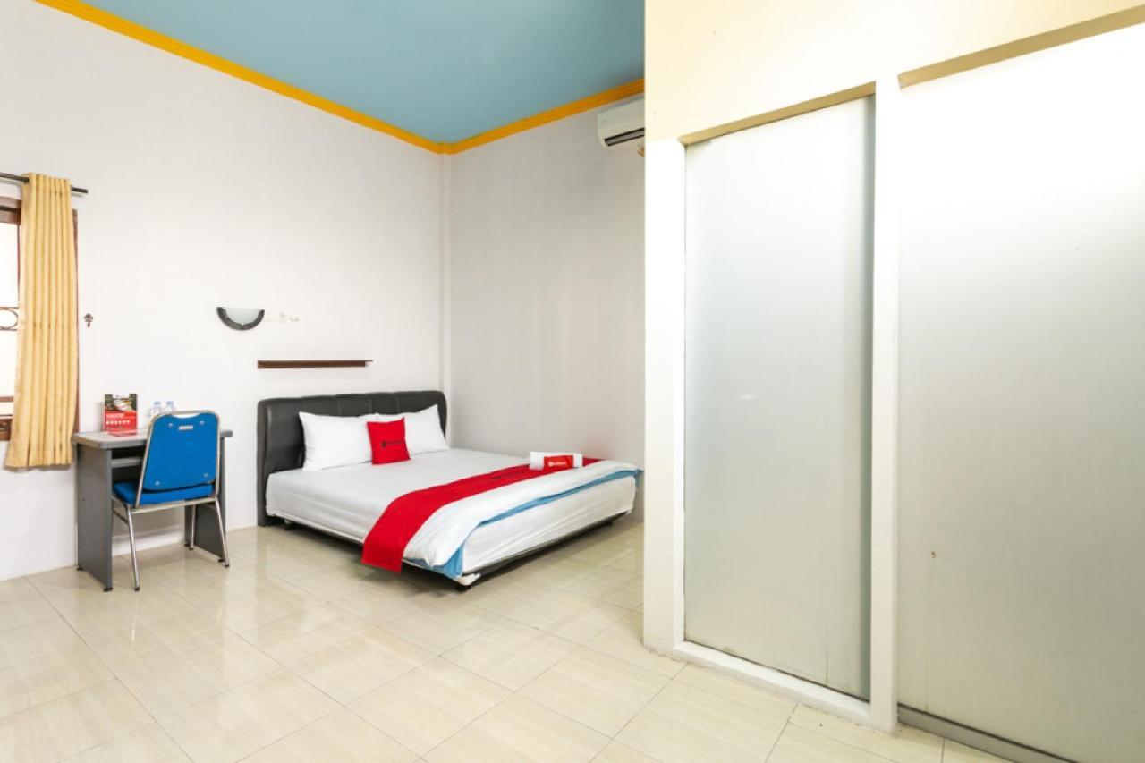 Reddoorz Syariah Near Stadion Manahan Solo 2 Exteriér fotografie