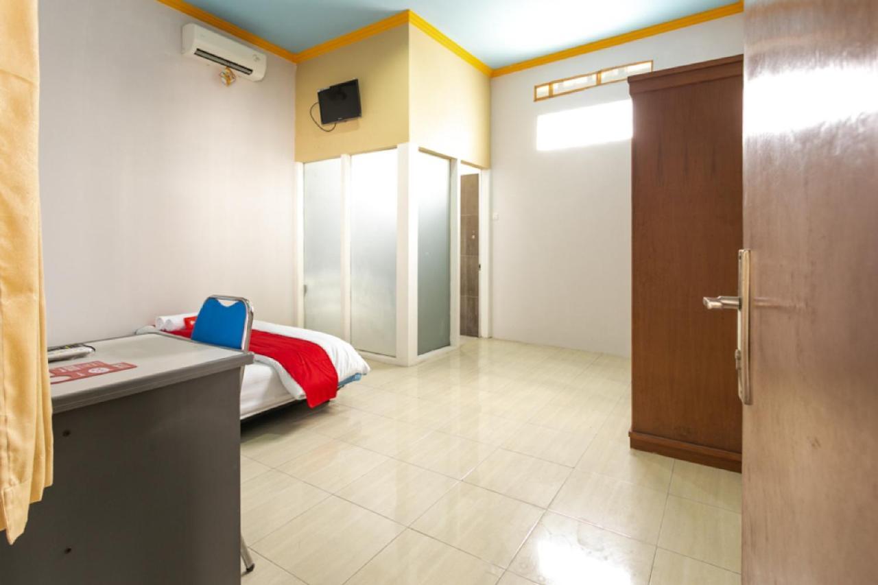 Reddoorz Syariah Near Stadion Manahan Solo 2 Exteriér fotografie